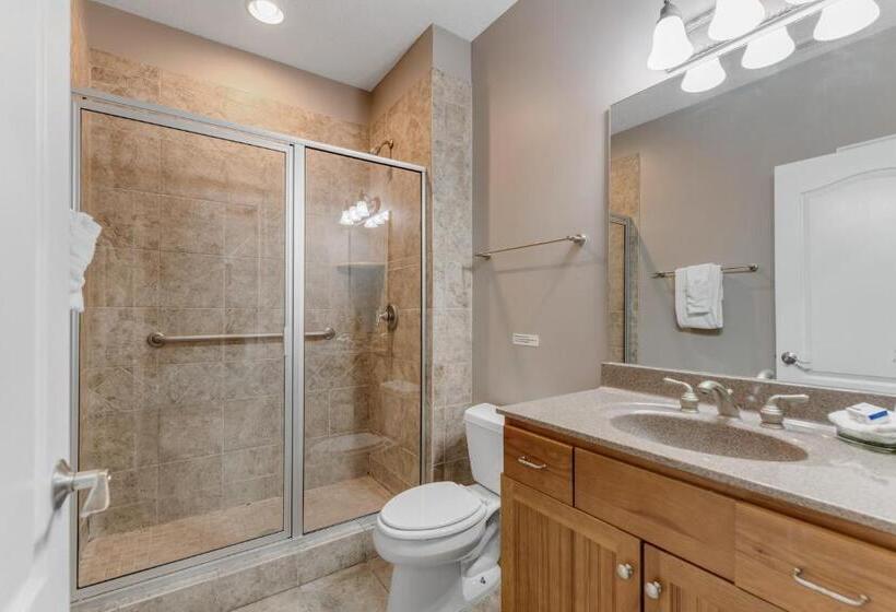 شقة 3 غرف, Bend Of The River