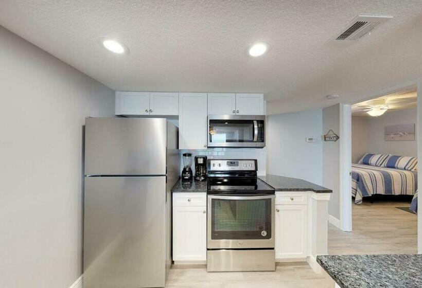 带2个卧室的公寓, Southpoint #303