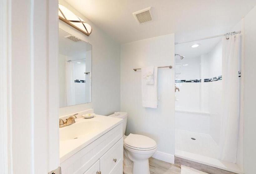 带2个卧室的公寓, Southpoint #303