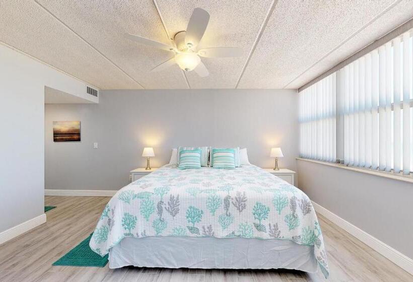 带2个卧室的公寓, Southpoint #303