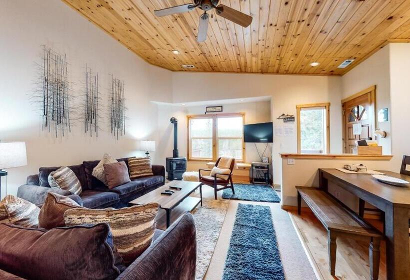 شقة غرفتين, Trout Creek Condo