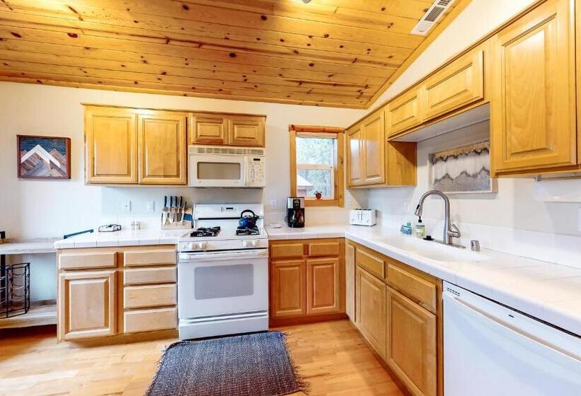 شقة غرفتين, Trout Creek Condo