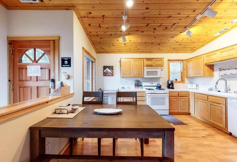 شقة غرفتين, Trout Creek Condo