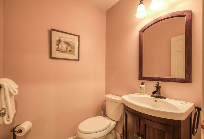 침실 3개 아파트, 38 Kandahar Lane