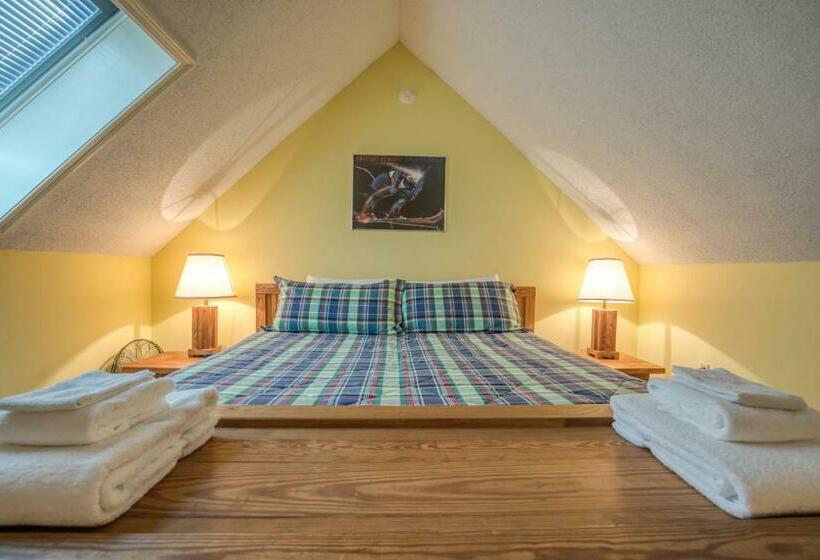 침실 3개 아파트, 38 Kandahar Lane