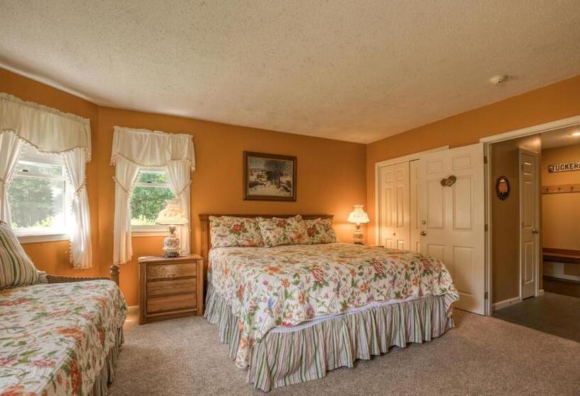 침실 3개 아파트, 38 Kandahar Lane