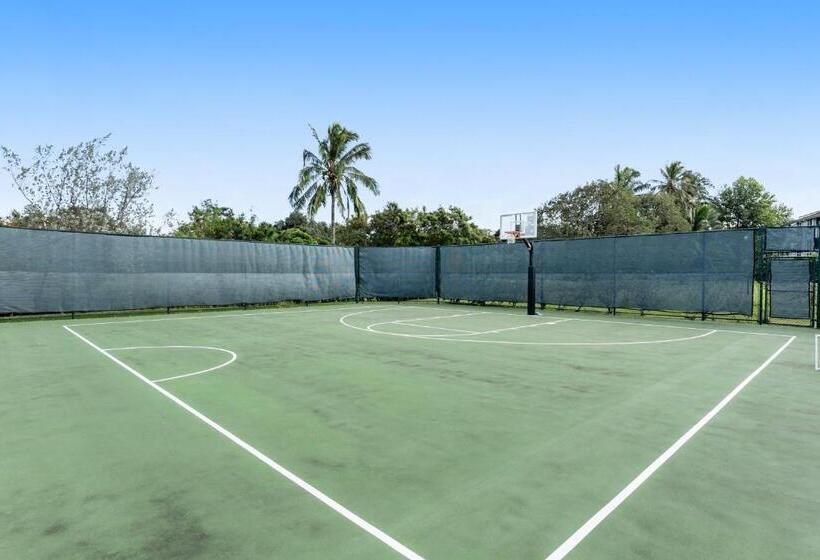 شقة غرفة واحدة, Cliffs Escape