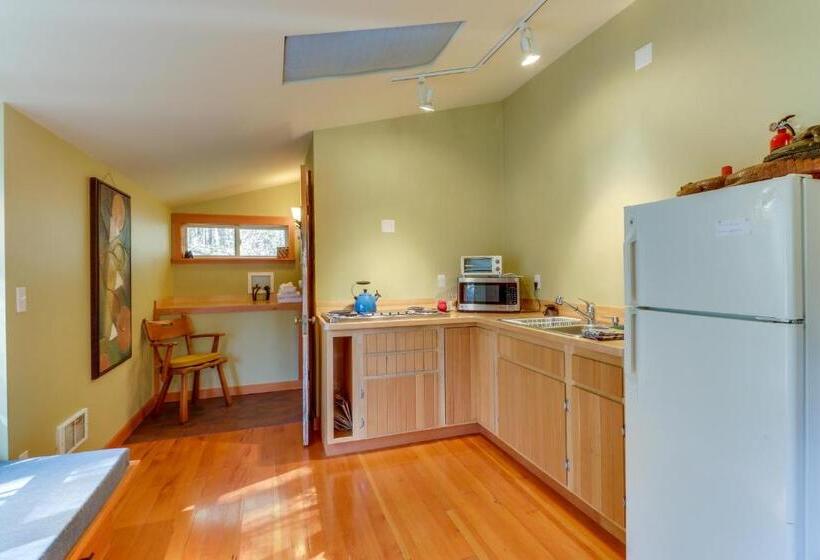 إستوديو قياسى, Island Artist Studio