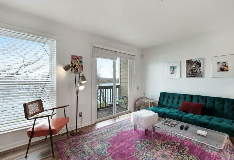 آپارتمان 1 خوابه, Nash Vegas Oasis