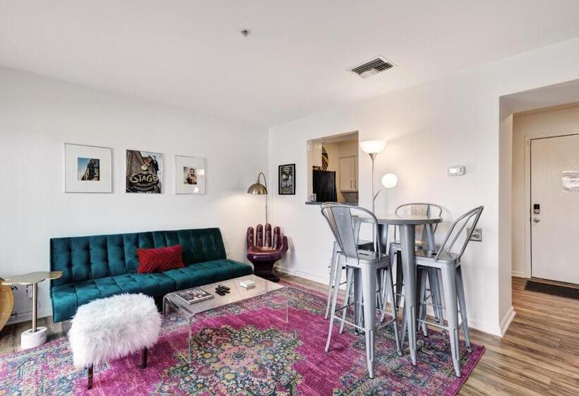 آپارتمان 1 خوابه, Nash Vegas Oasis