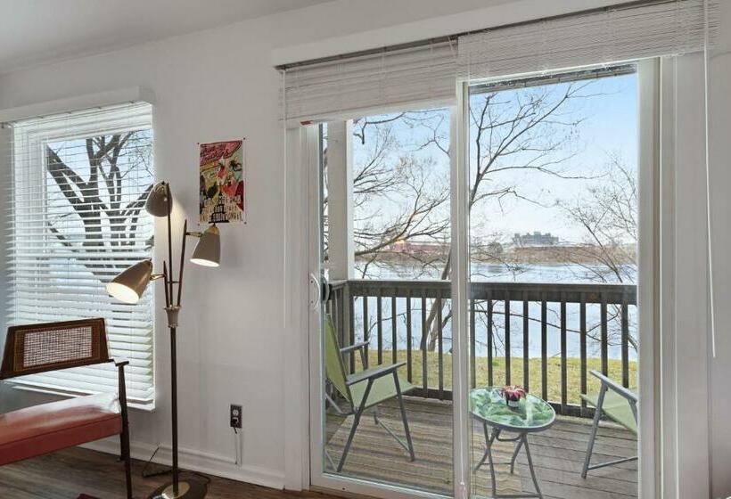 آپارتمان 1 خوابه, Nash Vegas Oasis