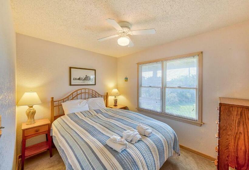 شقة غرفة واحدة, Dolphin Watch Avon 413