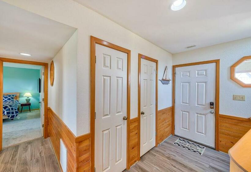 شقة غرفة واحدة, Dolphin Watch Avon 413