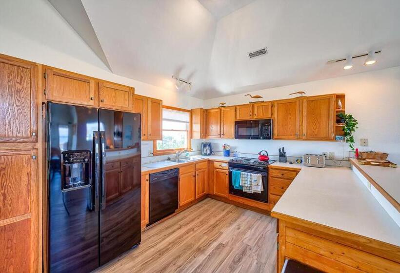 شقة غرفة واحدة, Dolphin Watch Avon 413