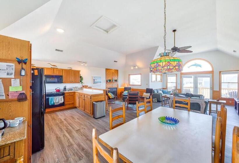 شقة غرفة واحدة, Dolphin Watch Avon 413