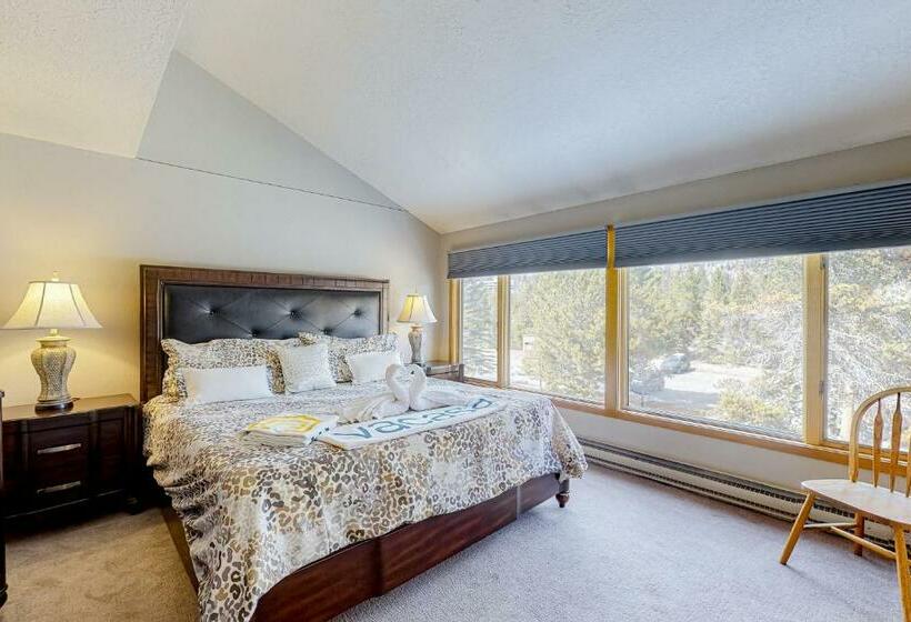 2ベッドルームアパートメント, Montezuma Magic