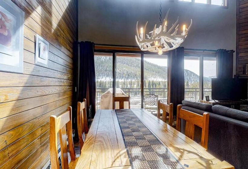 2ベッドルームアパートメント, Montezuma Magic