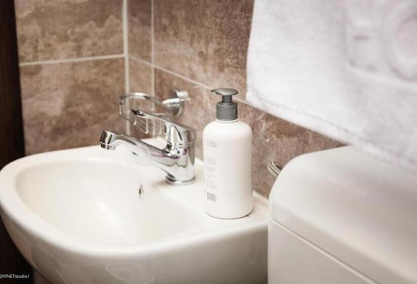 اتاق استاندارد سه نفره, Becar Pyramid Rooms