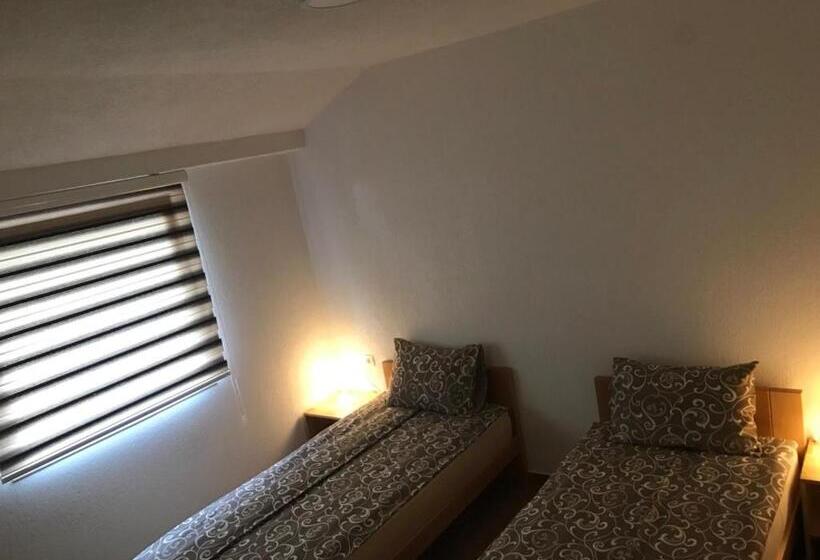 اتاق استاندارد سه نفره, Becar Pyramid Rooms