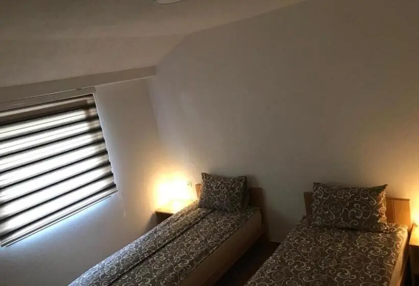 اتاق استاندارد سه نفره, Becar Pyramid Rooms
