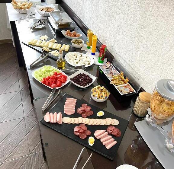 اتاق استاندارد سه نفره, Becar Pyramid Rooms