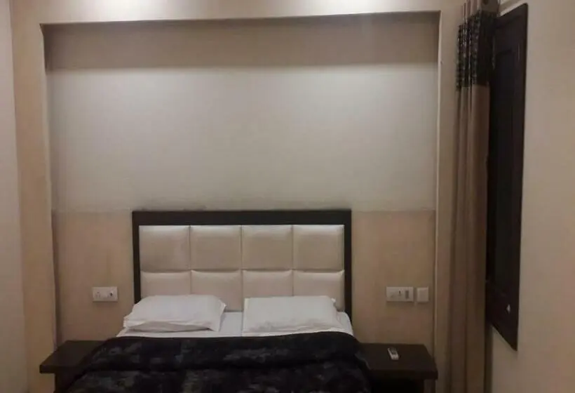 デラックスルーム, Raj Palace, Amritsar