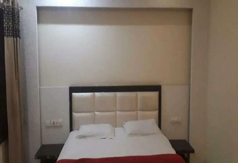 デラックスルーム, Raj Palace, Amritsar