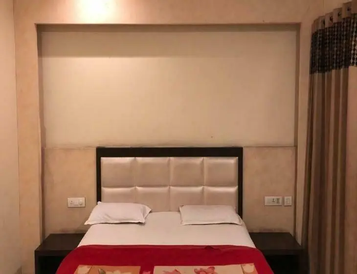 デラックスルーム, Raj Palace, Amritsar