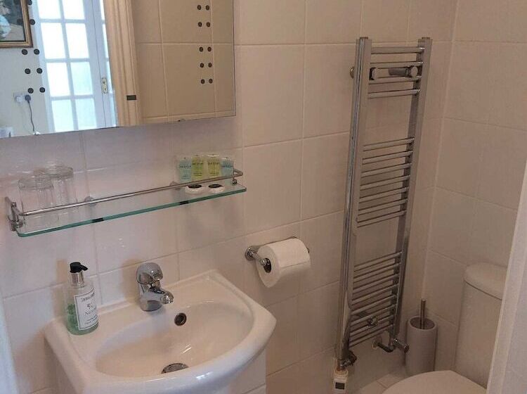 Номер Стандарт, The Black Horse Inn