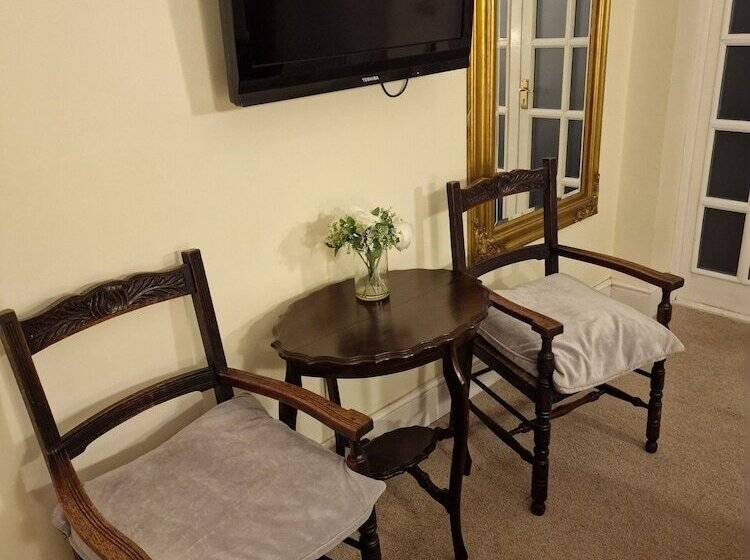 스탠다드 룸, The Black Horse Inn