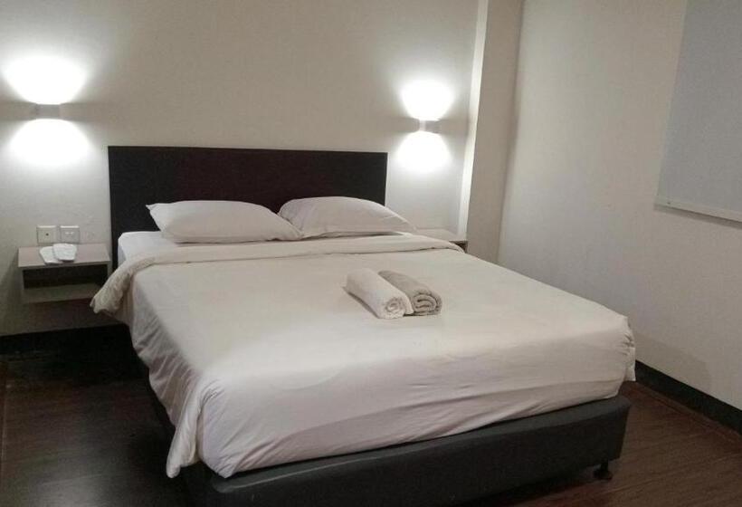 Номер Superior, City