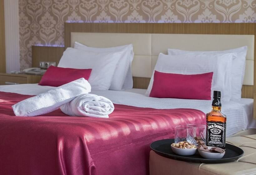 سوییت, Grand Zentrum Hotel & Cafe Restaurant   Taksim Square