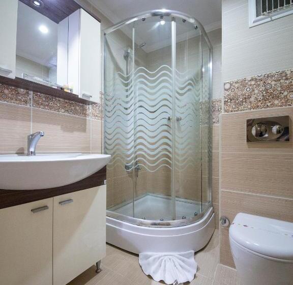 اتاق خانوادگی تودرتو, Grand Zentrum Hotel & Cafe Restaurant   Taksim Square