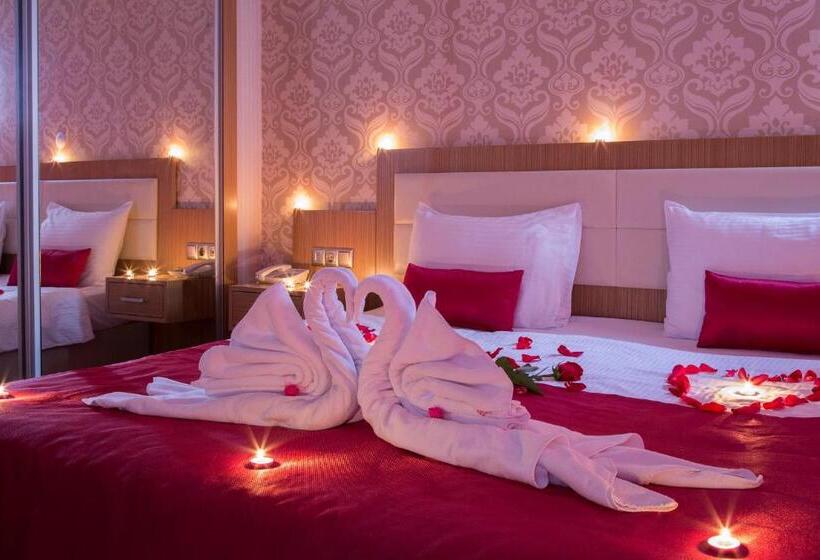 سوییت, Grand Zentrum Hotel & Cafe Restaurant   Taksim Square