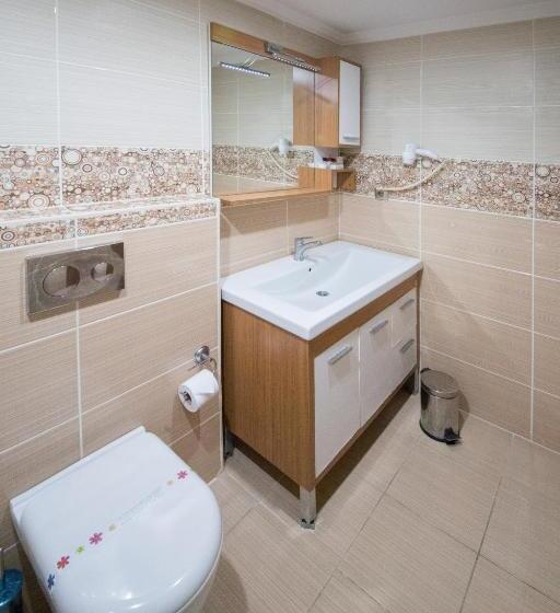 اتاق سوپریور سه تخته, Grand Zentrum Hotel & Cafe Restaurant   Taksim Square