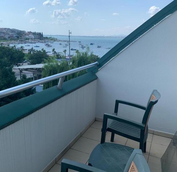 اتاق استاندارد با چشمانداز دریا, Hegsagone Marine Asia