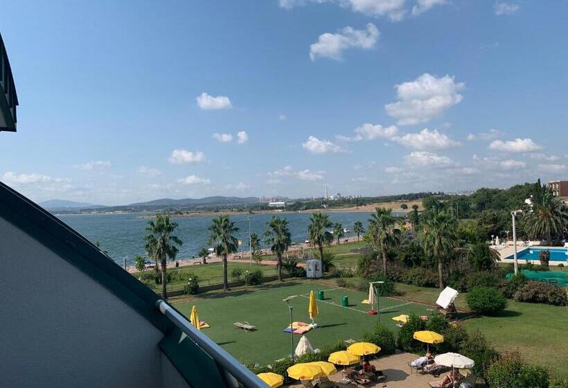 اتاق استاندارد با چشمانداز دریا, Hegsagone Marine Asia