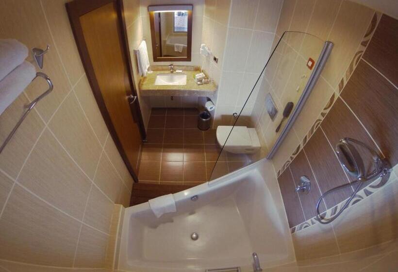 سوییت با چشمانداز دریا, Hegsagone Marine Asia