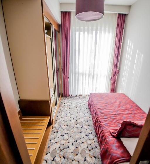 سوییت با چشمانداز دریا, Hegsagone Marine Asia