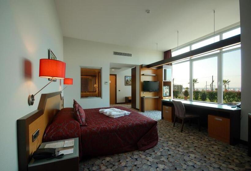 سوییت با چشمانداز دریا, Hegsagone Marine Asia