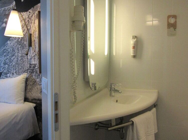 חדר סטנדרט מיטה זוגית, Ibis Milano Fiera