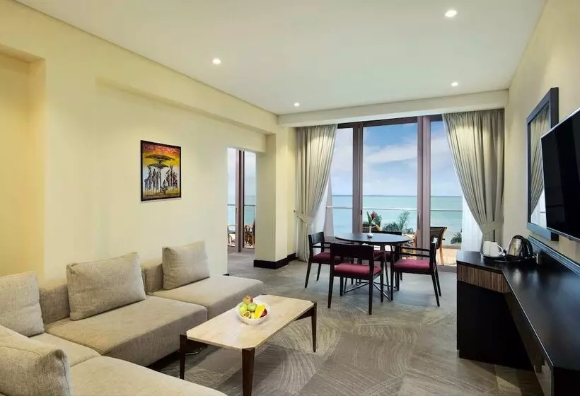 سوئیت اجرایی با چشم‌انداز دریا, Ramada Resort By Wyndham Dar Es Salaam
