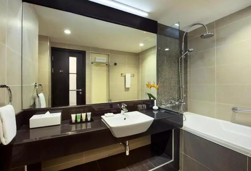اتاق سوپریور با تخت بزرگ, Ramada Resort By Wyndham Dar Es Salaam