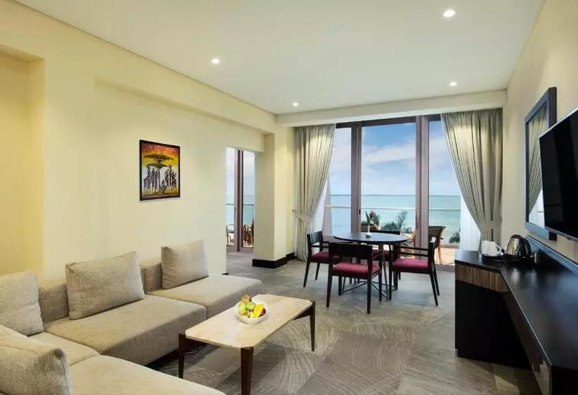 سوئیت اجرایی با چشم‌انداز دریا, Ramada Resort By Wyndham Dar Es Salaam