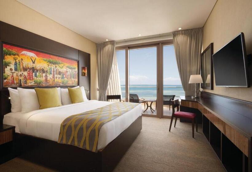 اتاق استاندارد با تخت بزرگ برای معلولان, Ramada Resort By Wyndham Dar Es Salaam