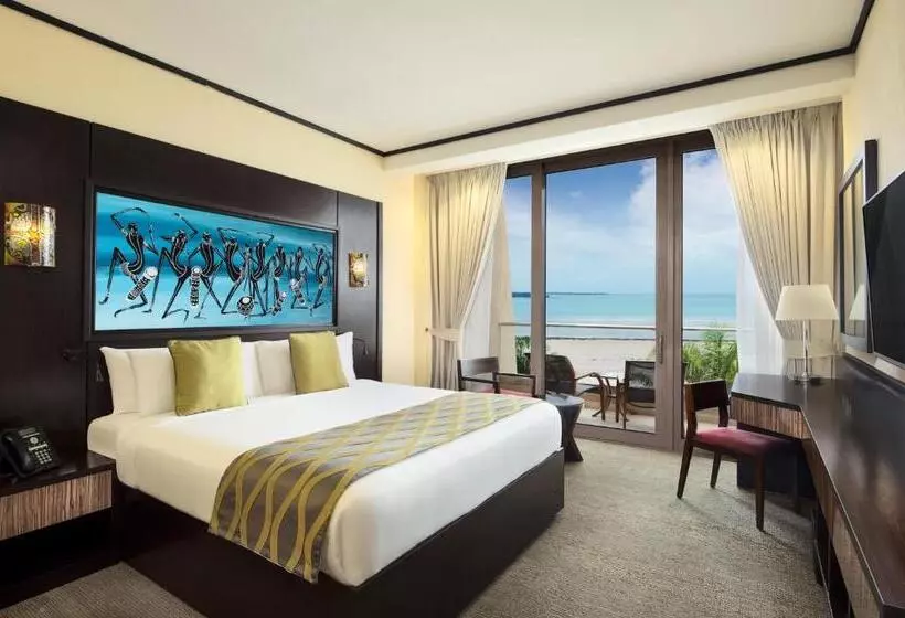 اتاق استاندارد با تخت بزرگ برای معلولان, Ramada Resort By Wyndham Dar Es Salaam