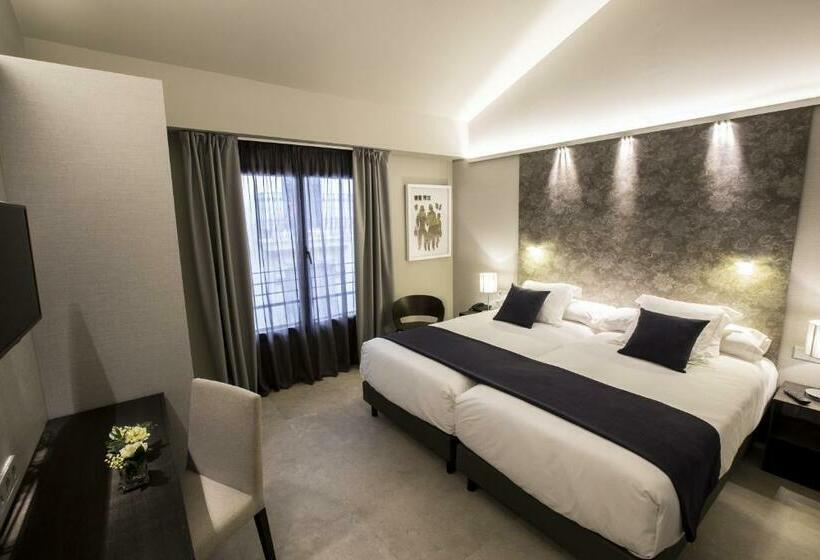 Habitación Triple Estándar, Vincci Mercat