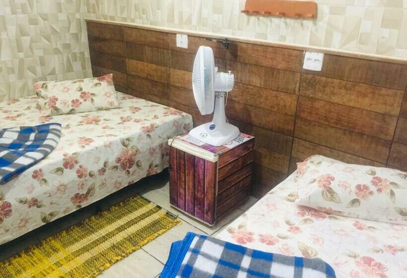 חדר קומפורט לשלושה, Pousada Familia Aparecida