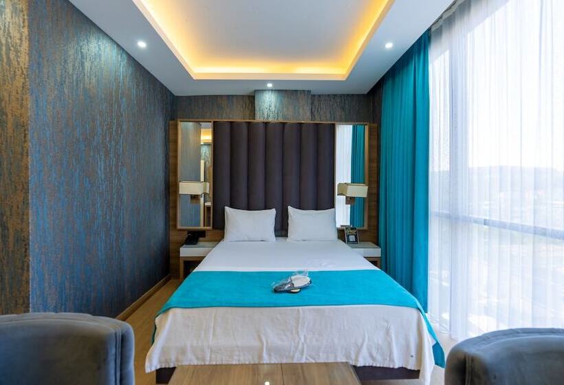 اتاق لوکس, Black Palace