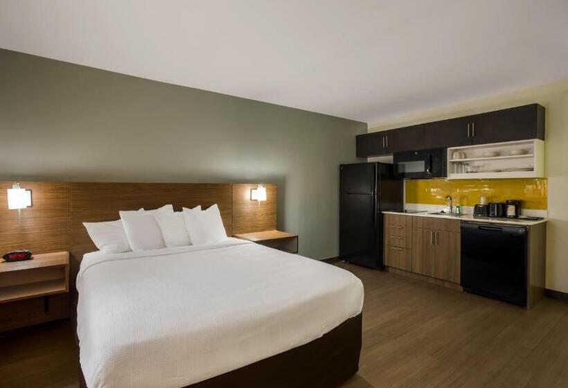 غرفة قياسية سرير ملكى, Mainstay Suites Savannah Midtown